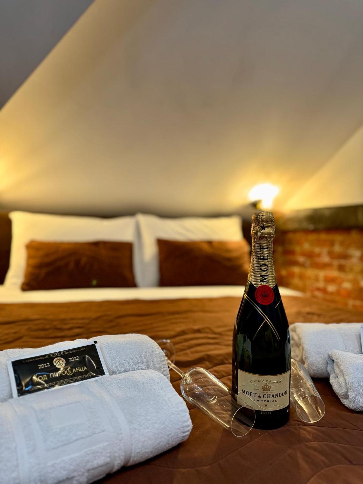 Pirocanac Rooms & Restaurant "Breakfast-Lunch-Dinner" Pirot Eksteriør bilde
