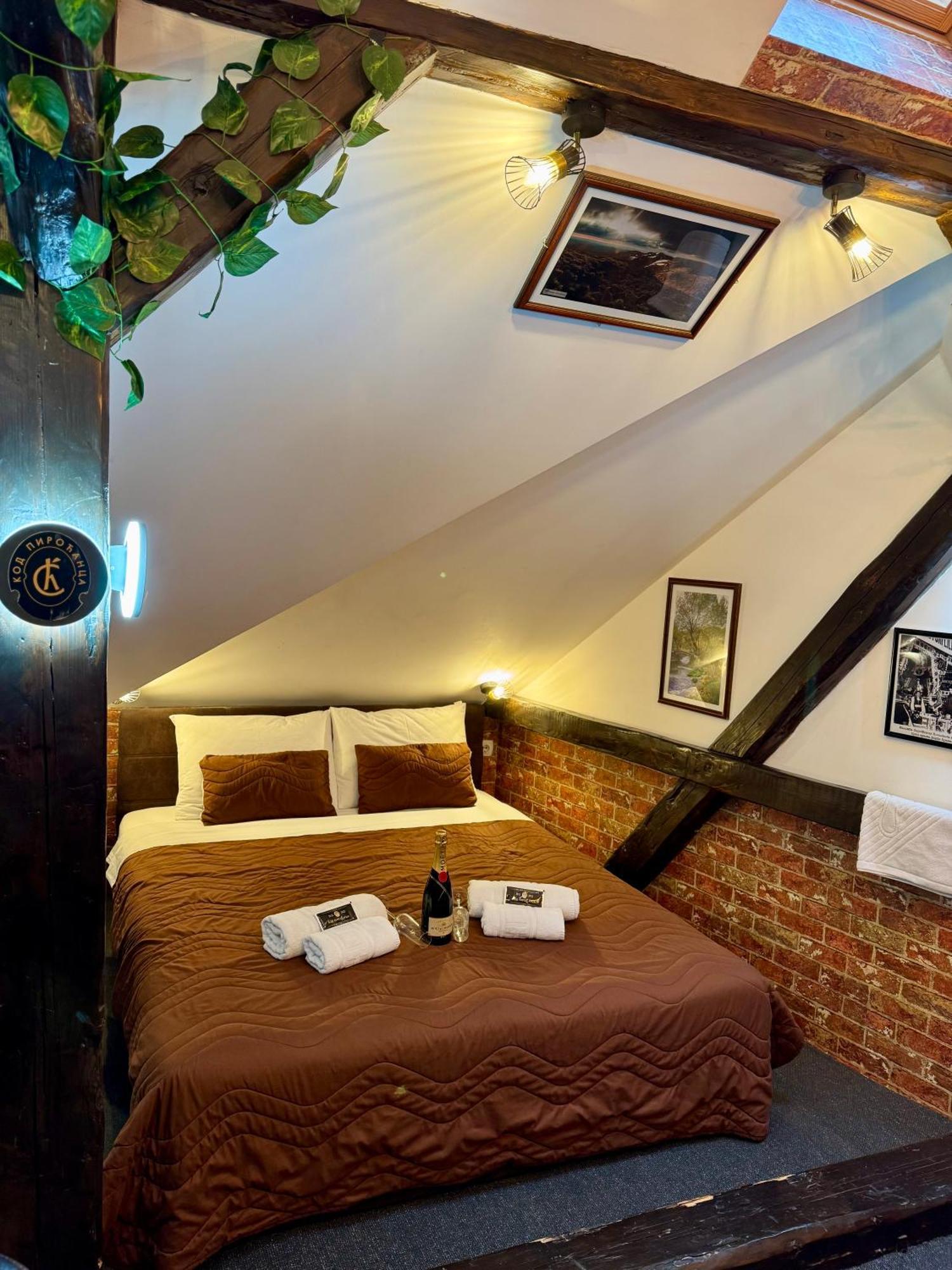 Pirocanac Rooms & Restaurant "Breakfast-Lunch-Dinner" Pirot Eksteriør bilde