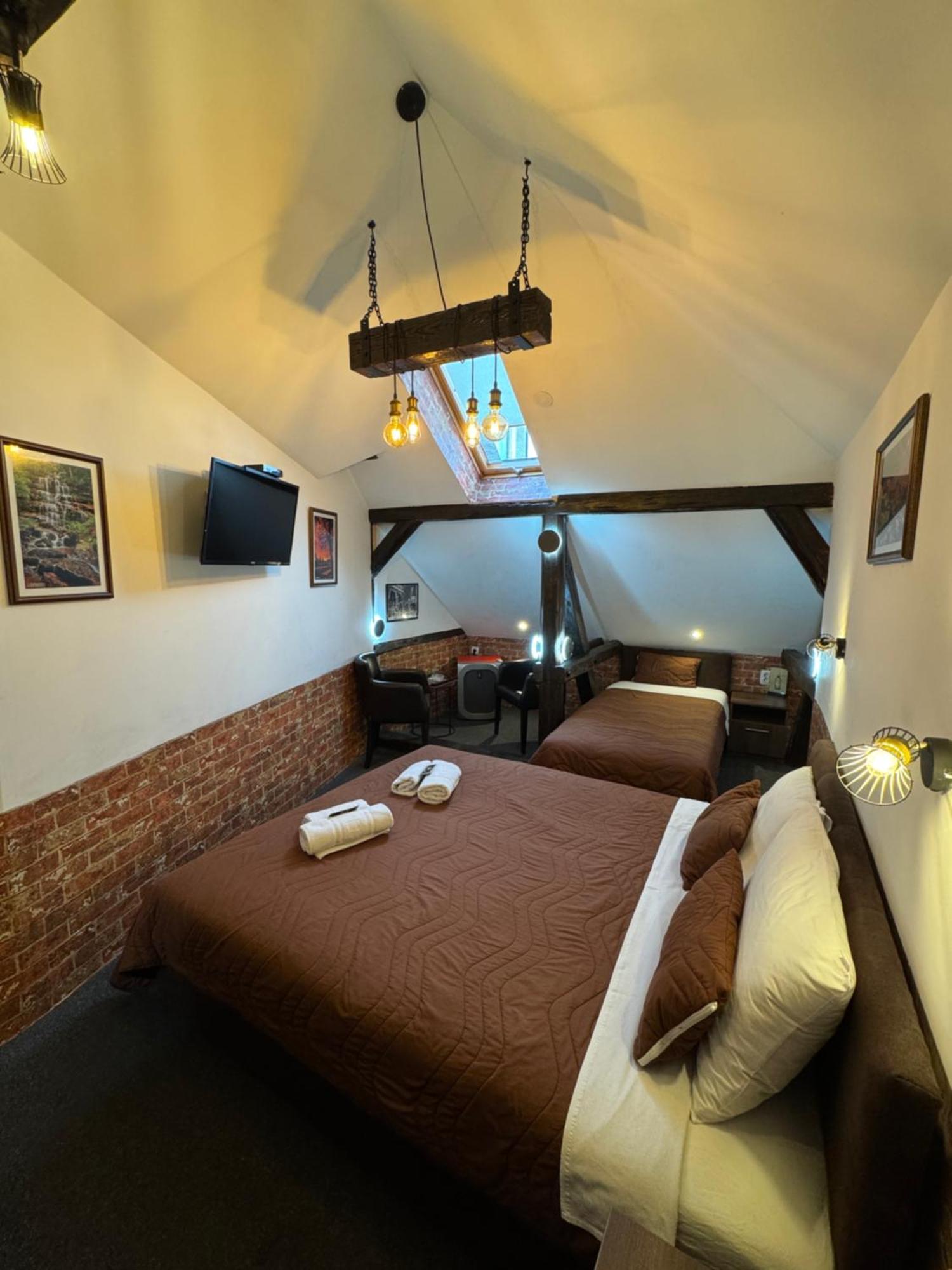 Pirocanac Rooms & Restaurant "Breakfast-Lunch-Dinner" Pirot Eksteriør bilde